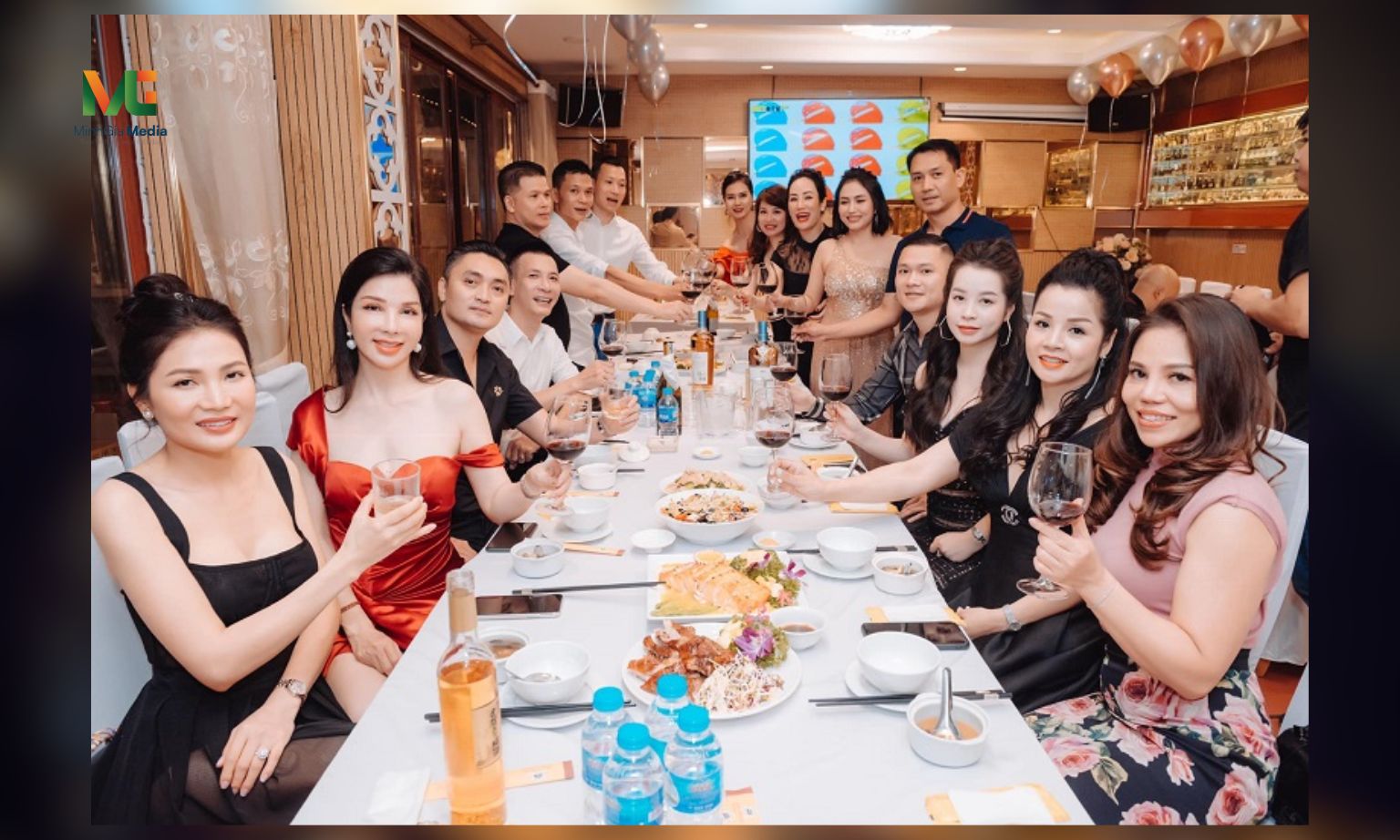 Xu hướng đặt tiệc liên hoan cuối năm dạ hội Xu hướng đặt tiệc liên hoan cuối năm dạ hội