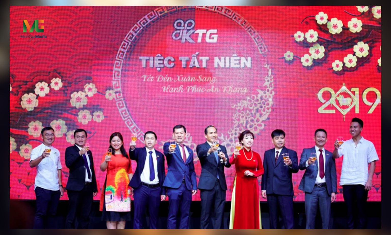 Xu hướng đặt tiệc liên hoan cuối năm phong cách tết Việt 1 Xu hướng đặt tiệc liên hoan cuối năm phong cách tết Việt 1
