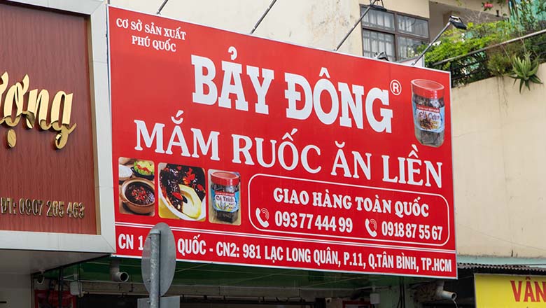 bienbatquangcaoquananthuhut Biển bạt quảng cáo quán ăn thu hút